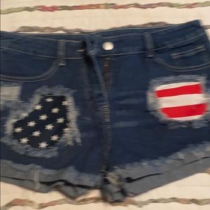 Women NEW size M shorts